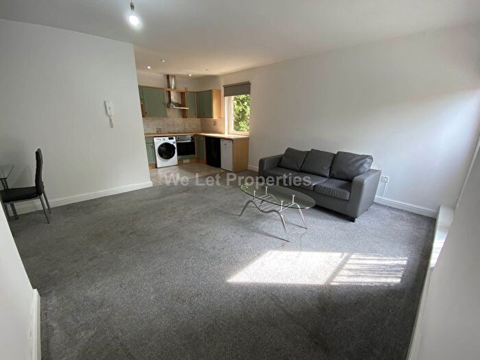 3 Bedroom Flat To Rent In Richmond Court, Salford, M3