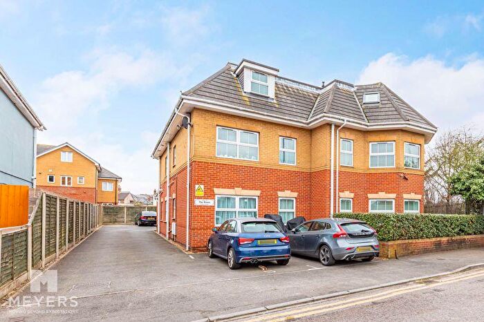 2 Bedroom Apartment To Rent In Avon Close, Bournemouth, BH8