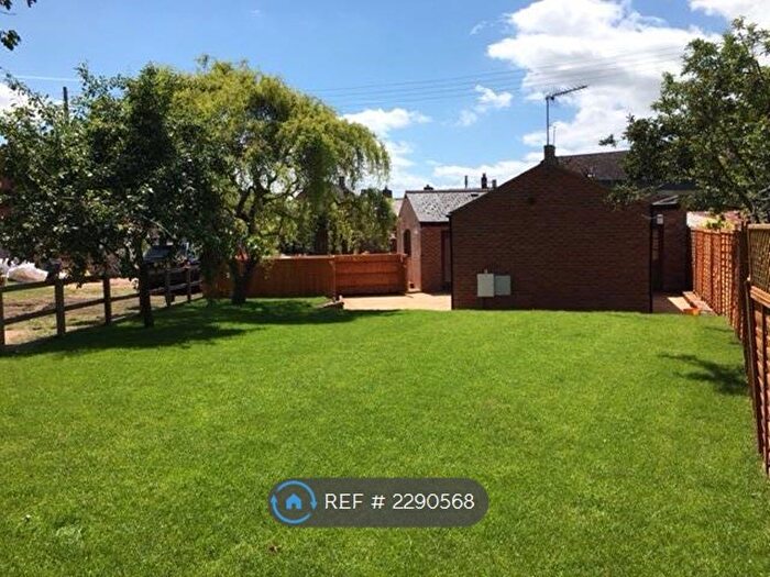 2 Bedroom Bungalow To Rent In High Street, Lower Brailes, OX15