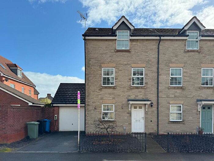 4 Bedroom End Of Terrace House For Sale In Monks Way, Shireoaks, S81