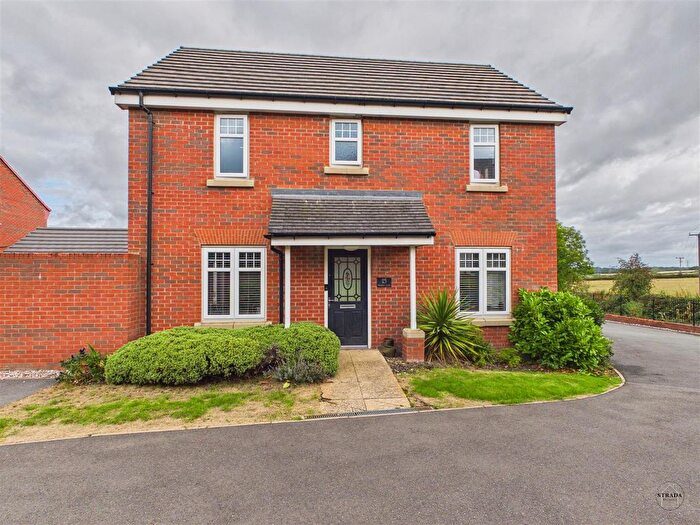 4 Bedroom Detached House For Sale In Meadow Court, Grassmoor, Chesterfield, S42