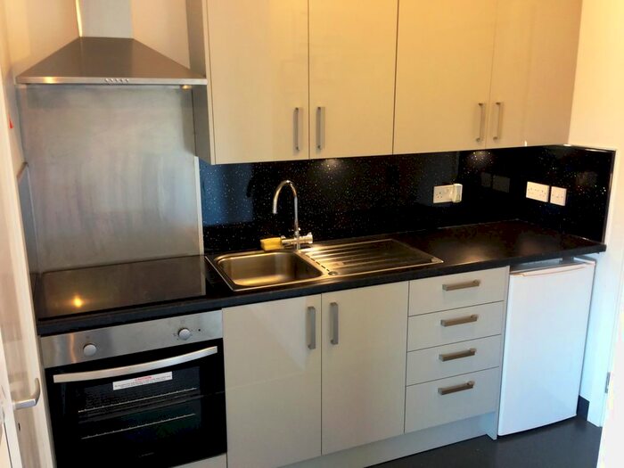 Studio To Rent In Pinderfields Road, Wakefield, WF1