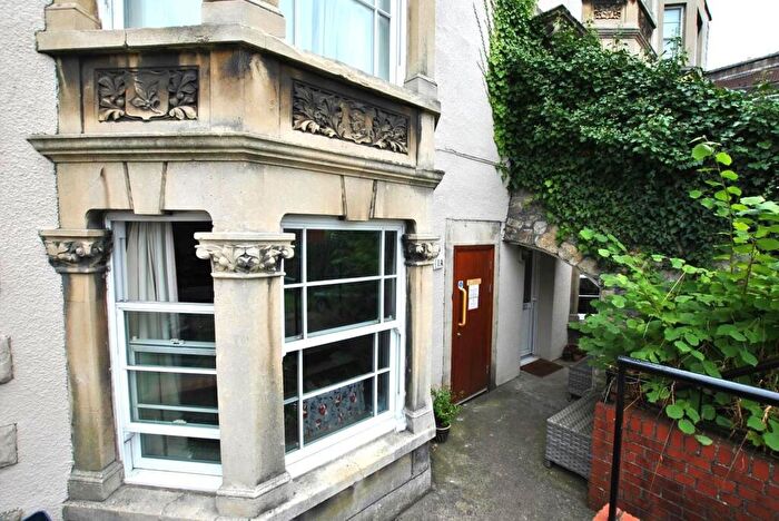 1 Bedroom Flat For Sale In Knowle Road, Knowle, Bristol, BS4