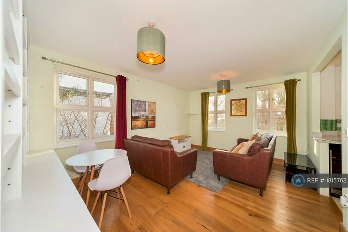 2 Bedroom Flat To Rent In Azure House, London, E2