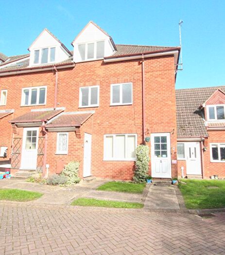 2 Bedroom Property To Rent In Mascotte Gardens, Hornsea, HU18