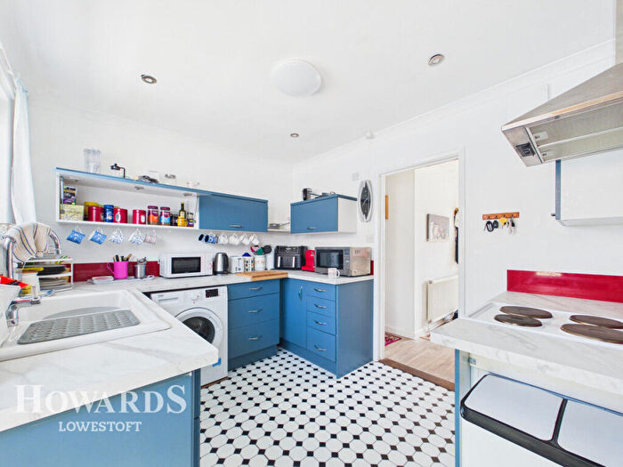 3 Bedroom Detached Bungalow For Sale In Kilbourn Road, Pakefield, NR33