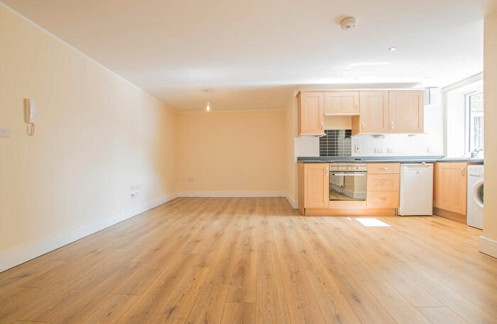 2 Bedroom Apartment To Rent In High Street, Hoddesdon, EN11