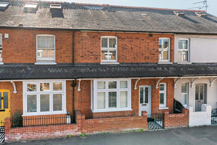 3 Bedroom Terraced House For Sale In Elmgrove Road, Weybridge, KT13