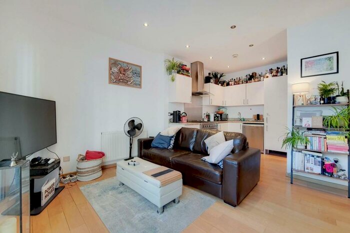 1 Bedroom Flat To Rent In Mallow Street, Old Street, London, EC1Y