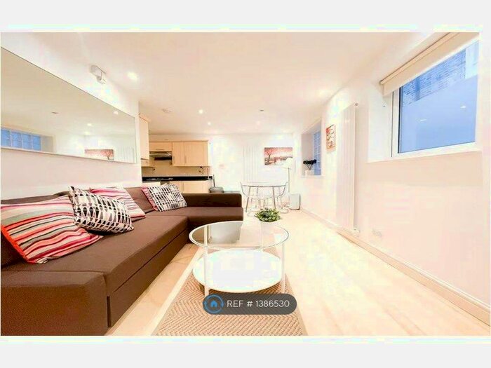 1 Bedroom Flat To Rent In Burrows Mews, London, SE1
