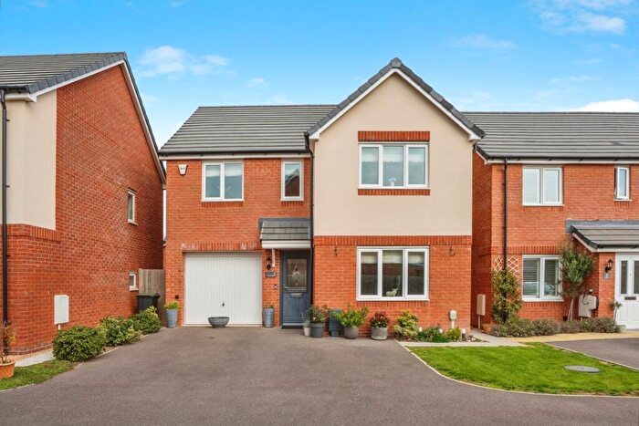 4 Bedroom Detached House For Sale In Turret Avenue, Havant, Hampshire, PO9