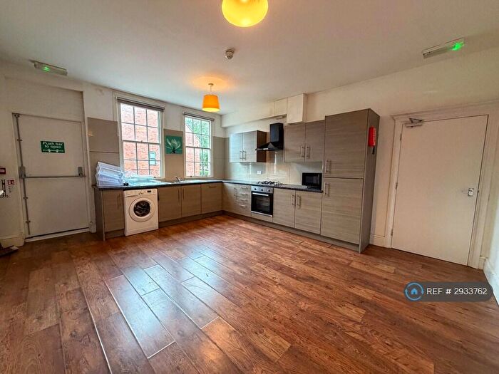 4 Bedroom Flat To Rent In Westcotes Drive, Leicester, LE3