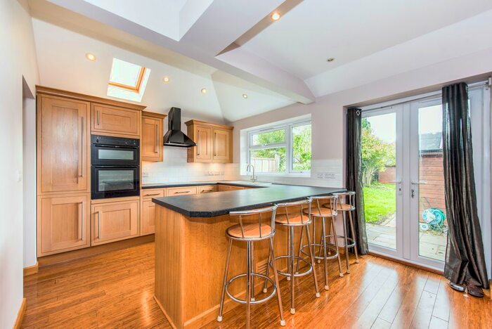 3 Bedroom Semi-Detached House To Rent In Shinfield Rise, Reading, RG2