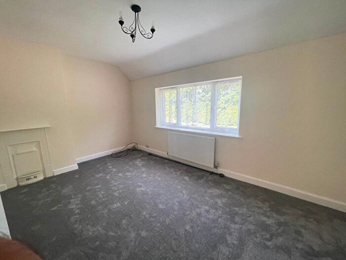 3 Bedroom Semi-Detached House To Rent In Burghfield Road, Reading, RG30