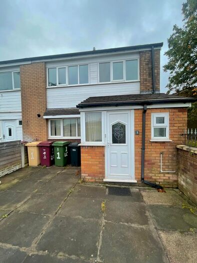 3 Bedroom End Of Terrace House To Rent In Lansdowne Close, Bolton, BL2