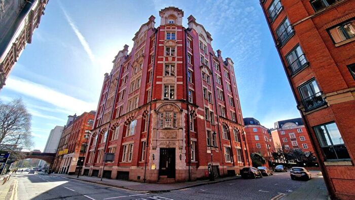 2 Bedroom Apartment To Rent In Velvet House, Manchester, M1