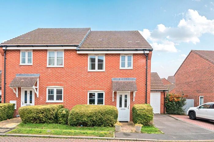 3 Bedroom Semi Detached House For Sale In Romney Road, Andover, SP11