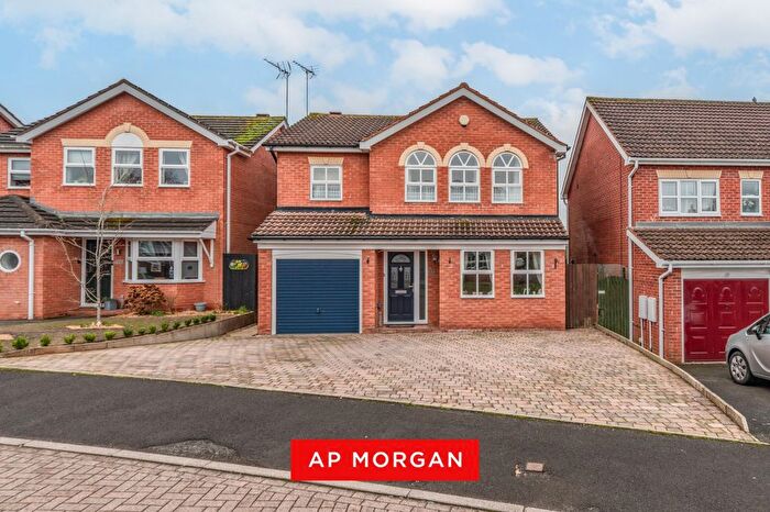 4 Bedroom Detached House For Sale In Priest Meadow Close, Astwood Bank, Redditch, Worcestershire, B96