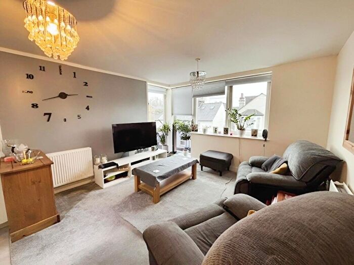 2 Bedroom Flat For Sale In Cotterells, Hemel Hempstead, HP1