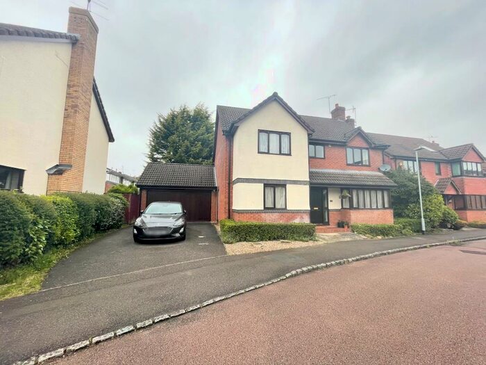 5 Bedroom Detached House To Rent In Winnersh, Berkshire, RG41