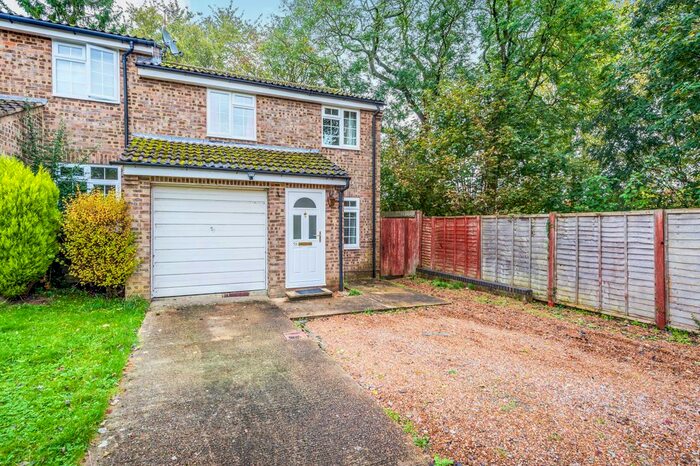 3 Bedroom End Of Terrace House To Rent In Ridgehurst Drive, Horsham, RH12