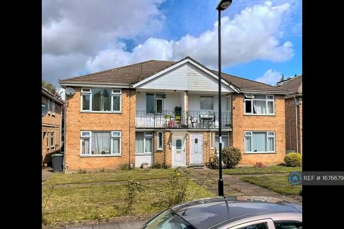 2 Bedroom Maisonette To Rent In Cockfosters/Oakwook, London, N14