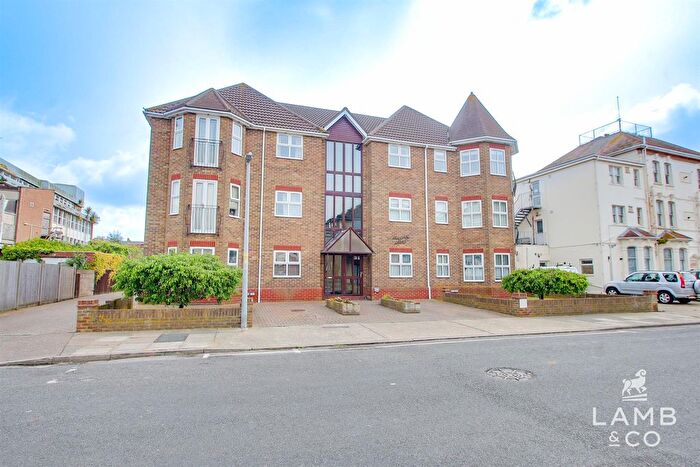 2 Bedroom Flat For Sale In Harold Road, Clacton-On-Sea, CO15