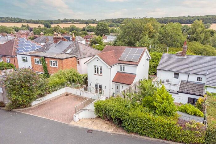 3 Bedroom Detached House For Sale In Compton Road, Wooburn Green, HP10