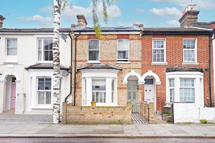 4 Bedroom Detached House For Sale In Hinton Road, Herne Hill, London, SE24