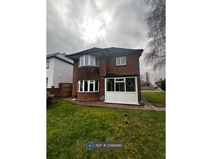3 Bedroom Detached House To Rent In New Road, High Wycombe, HP12