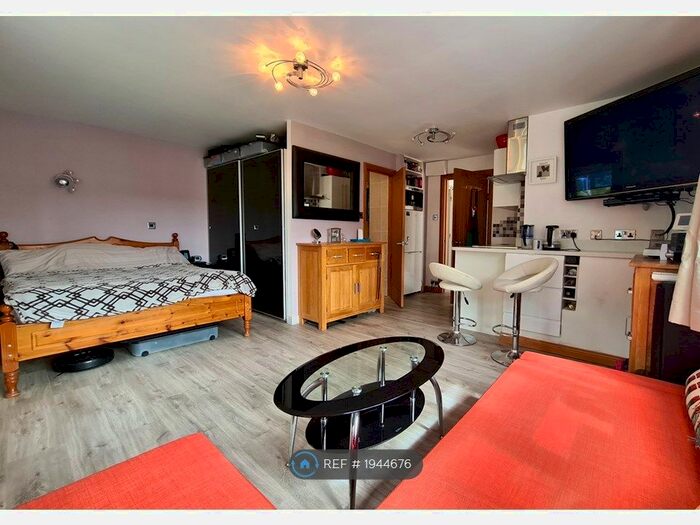 Studio To Rent In Inchbrook Road, Kenilworth, CV8