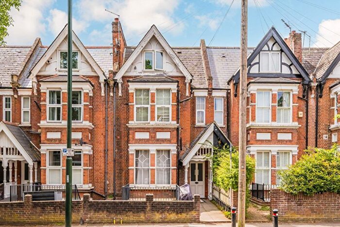 2 Bedroom Flat To Rent In Waldegrave Road, Teddington, TW11