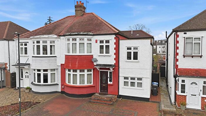 5 Bedroom Semi Detached House For Sale In Ridge Crest, Enfield, EN2