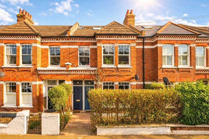 2 Bedroom Maisonette For Sale In Moring Road, Tooting, SW17