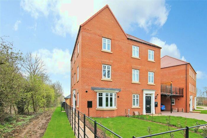 4 Bedroom Semi-Detached House To Rent In Muirfield, Durham, DH1