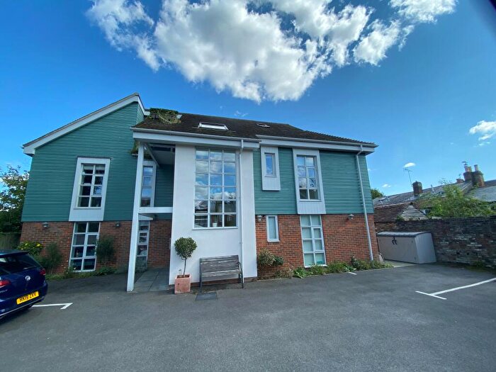 2 Bedroom Flat To Rent In Portersbridge Street, Romsey, SO51