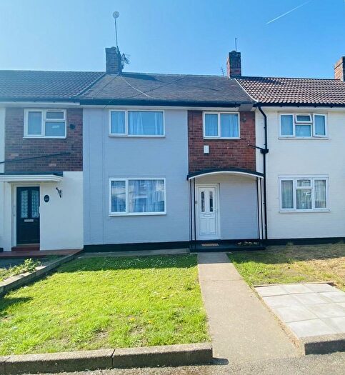 3 Bedroom House To Rent In Dodswell Grove, Hull, HU9
