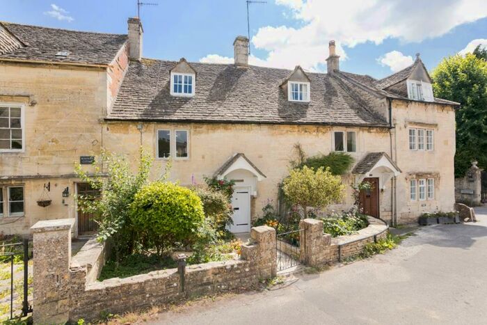 2 Bedroom Cottage To Rent In St. Marys Street Painswick, GL6