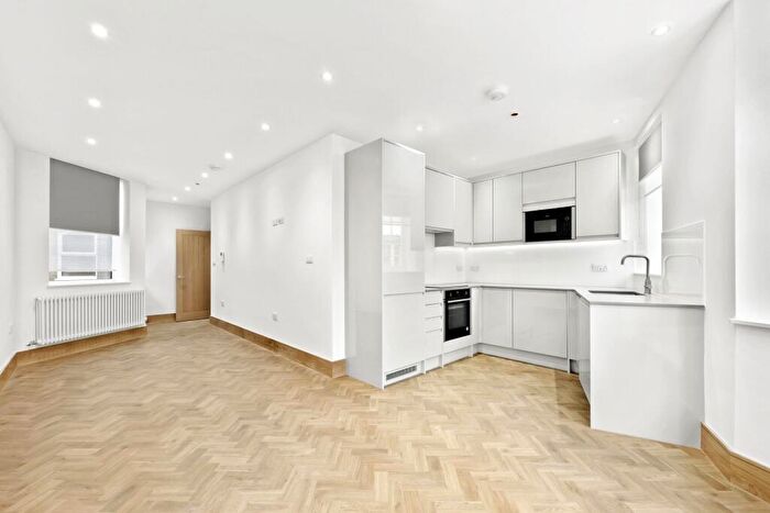 2 Bedroom Apartment To Rent In The Broadway, Woodford Green, IG8