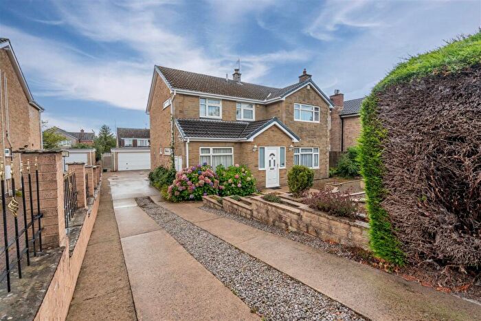 4 Bedroom Detached House For Sale In Wigton Lane, Leeds, LS17