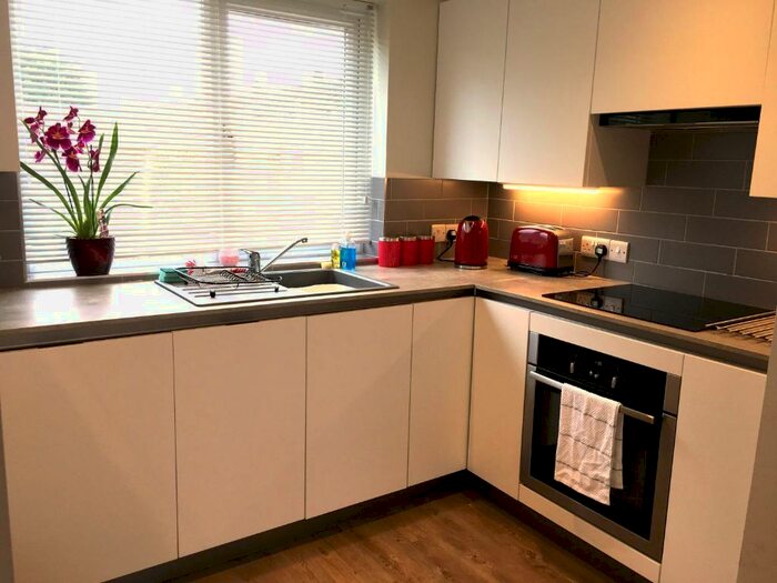 2 Bedroom Apartment To Rent In Mortimer Drive, OX3