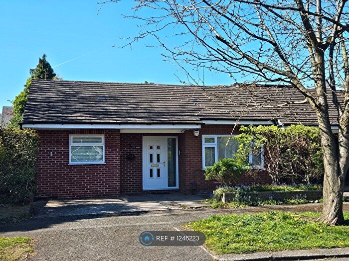 3 Bedroom Bungalow To Rent In Tintern Avenue, Manchester, M20