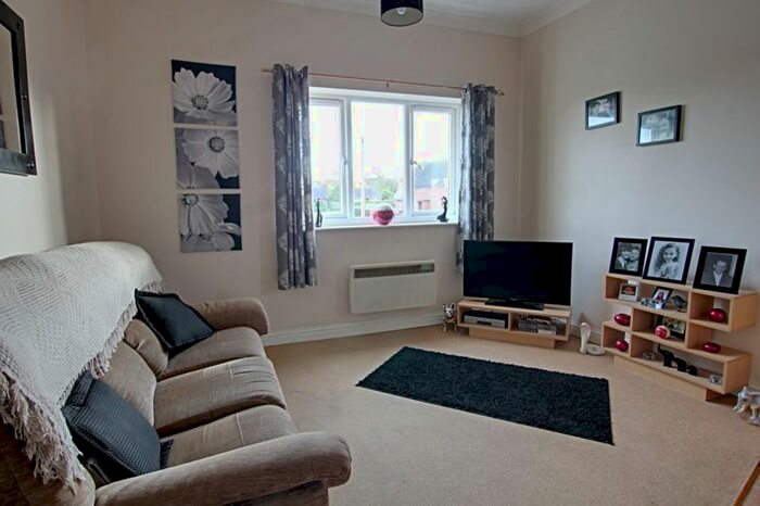1 Bedroom Flat To Rent In Langford Road, Trowbridge, BA14
