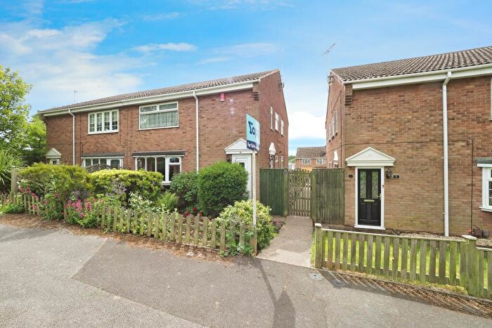 2 Bedroom Flat For Sale In Seaforth Square, Mansfield, NG19