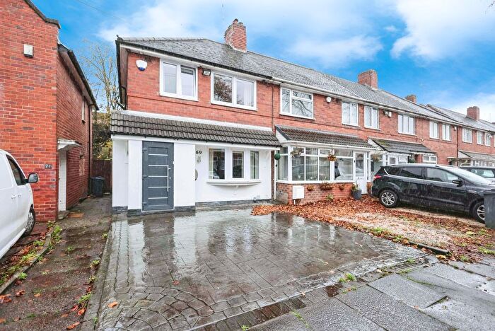 3 Bedroom Semi Detached House For Sale In Wingfield Road, Great Barr, Birmingham, B42