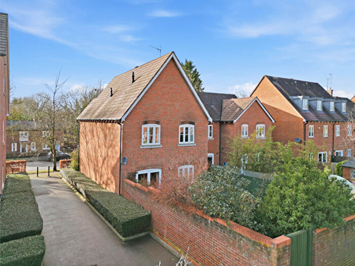 4 Bedroom Detached House For Sale In Page Place, Frogmore, St. Albans, AL2