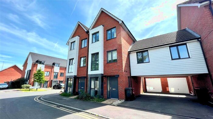 5 Bedroom Semi-Detached House To Rent In Robert Parker Road, Reading, Berkshire, RG1