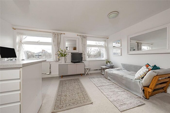 1 Bedroom Flat For Sale In Griffiths Road, London, SW19