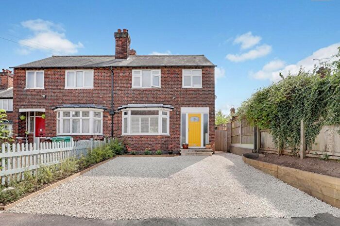 3 Bedroom Semi-Detached House For Sale In Caythorpe Crescent, Nottingham, NG5