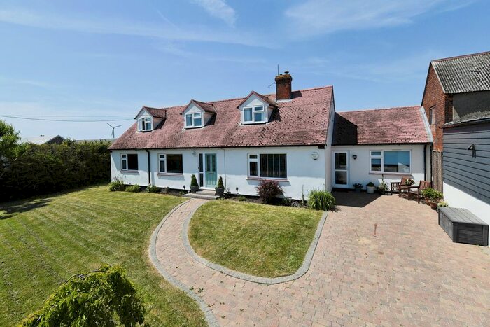 5 Bedroom Bungalow For Sale In Maldon Road, Burnham-On-Crouch, Essex, CM0